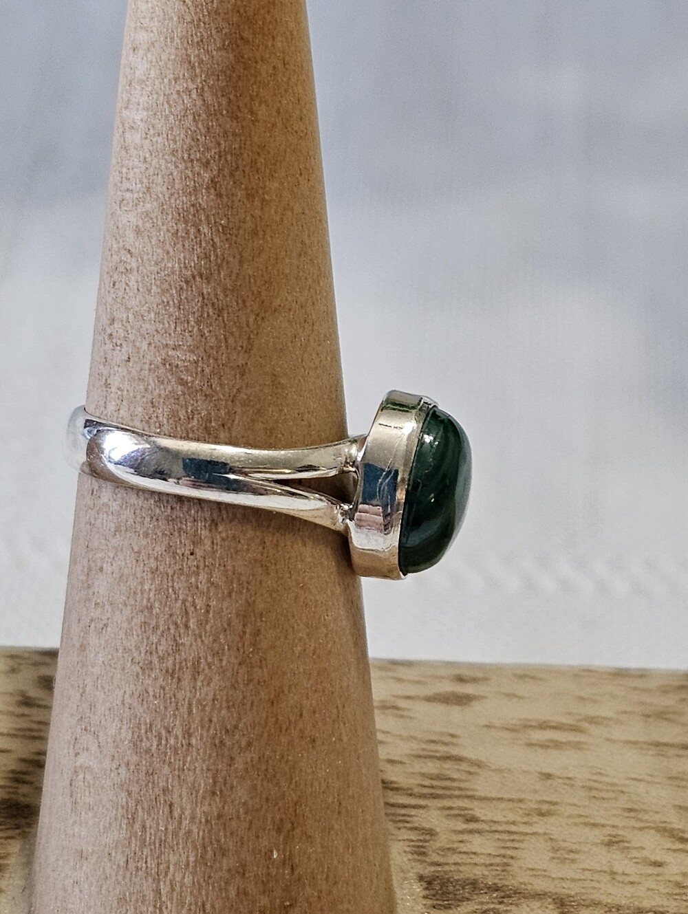 Green Malachite Sterling Silver .925 Oval Ring Size 6 3/4 - Picture 2 of 6